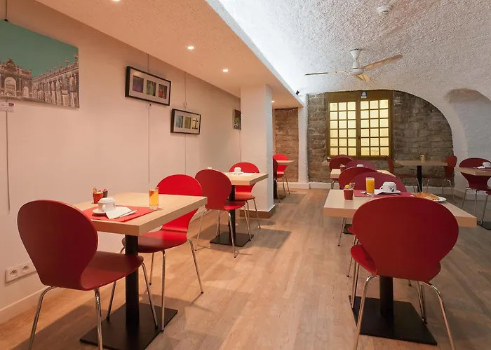 מלון Stanley By Happyculture נאנסי